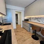 Square View *