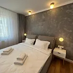 Square View Апартаменты *