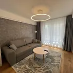 Square View Апартаменты