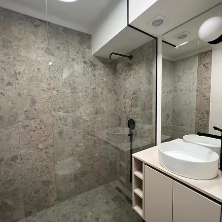 Διαμέρισμα Square View